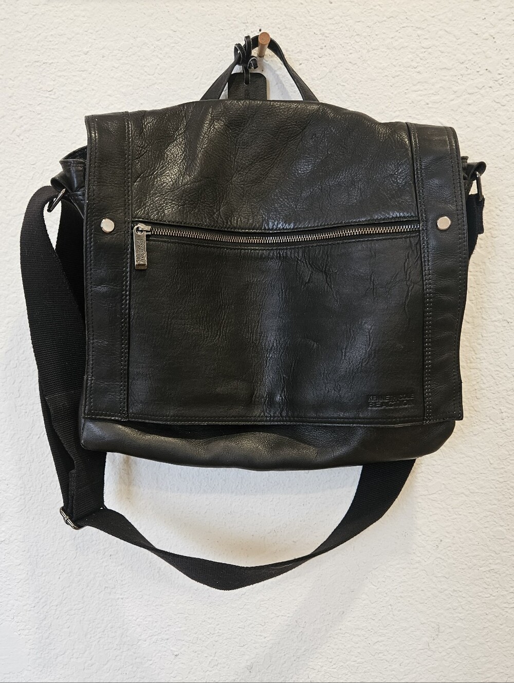 Kenneth Cole Reaction Men's Black Leather Messenger Bag Travel Crossbody